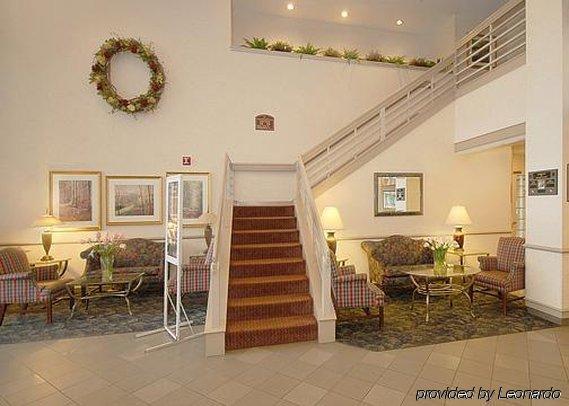 Comfort Inn Concord Interior photo